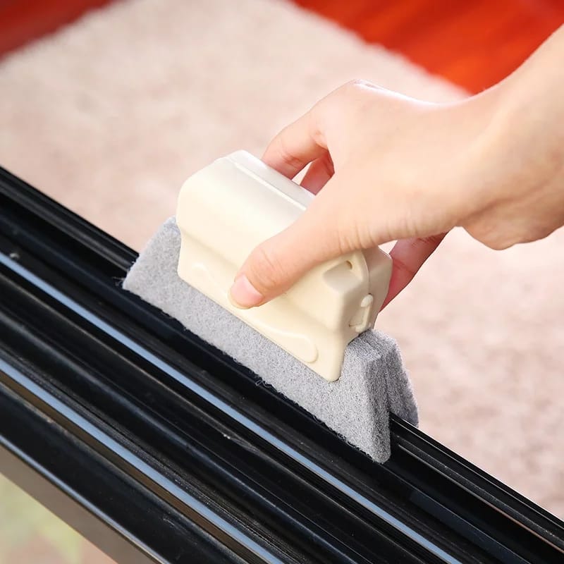 WINDOW CLEANING BRUSH / أداة تنظيف الأماكن الضيقة