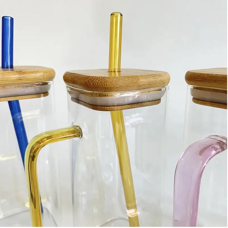 GLASS CUP WITH STRAW/ كأس زجاجي مع غطاء